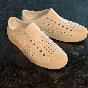 Native White Jefferson Shoes - women’s 9, men’s 7